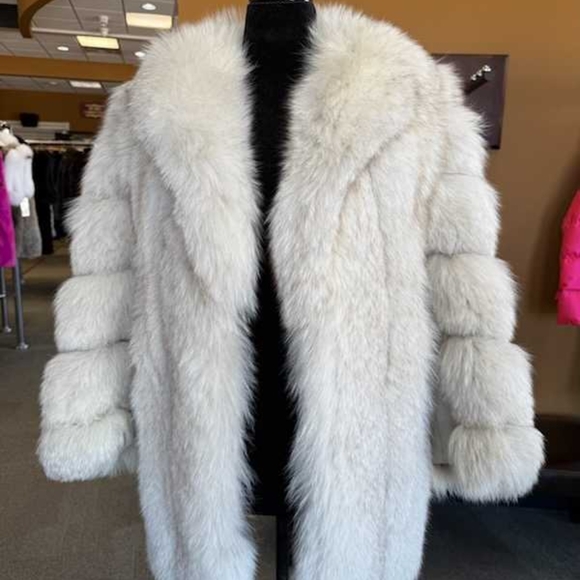 Elegant Blue Fox Fur Coat